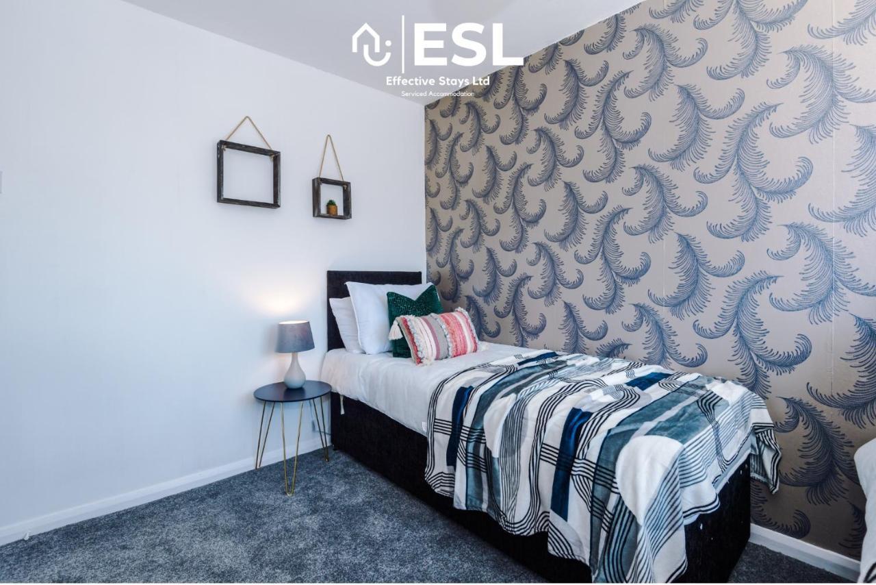 3 Bedroom House With Garden And Driveway Parking - Less Than 10 Mins From Chester City Centre Esterno foto