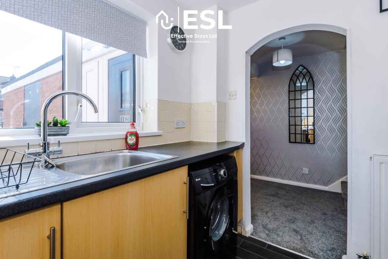 3 Bedroom House With Garden And Driveway Parking - Less Than 10 Mins From Chester City Centre Esterno foto